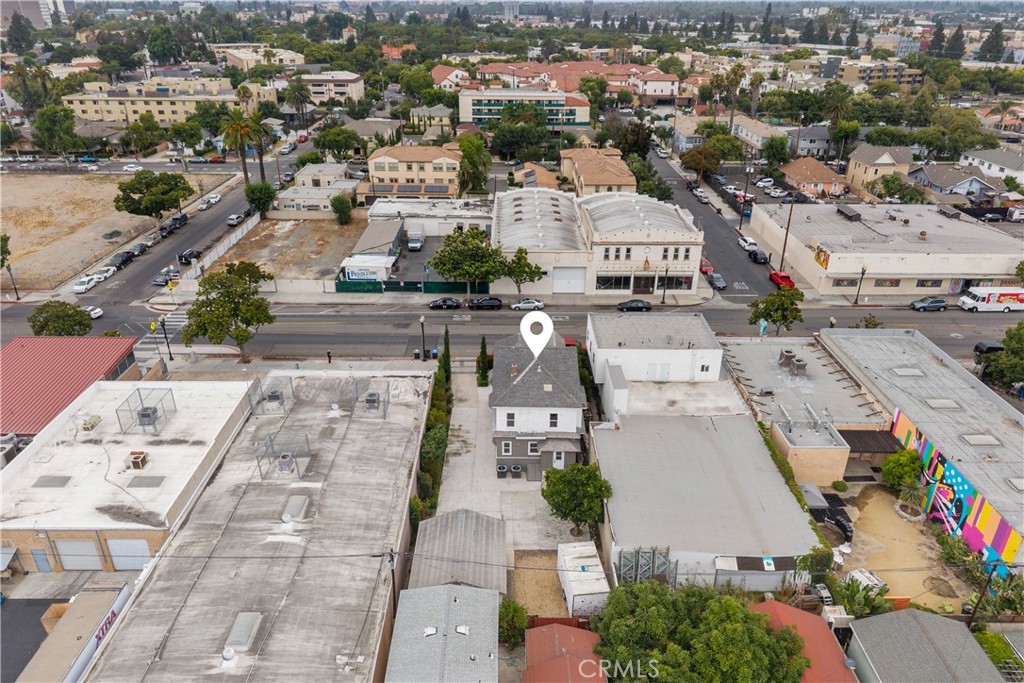 610 E 4th