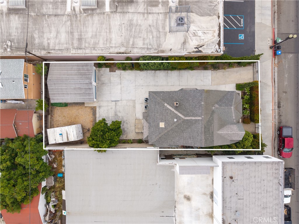610 E 4th