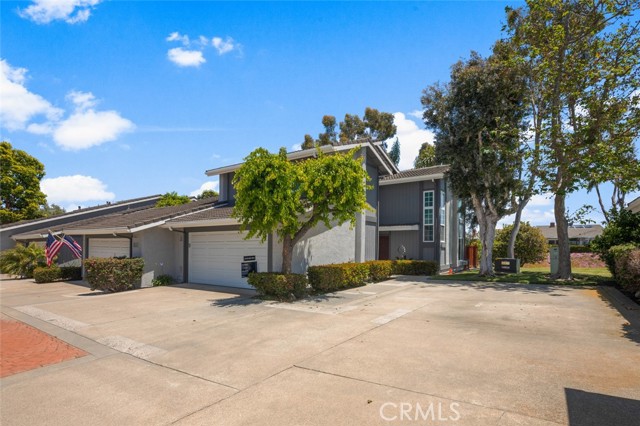 3307 Calle La Veta