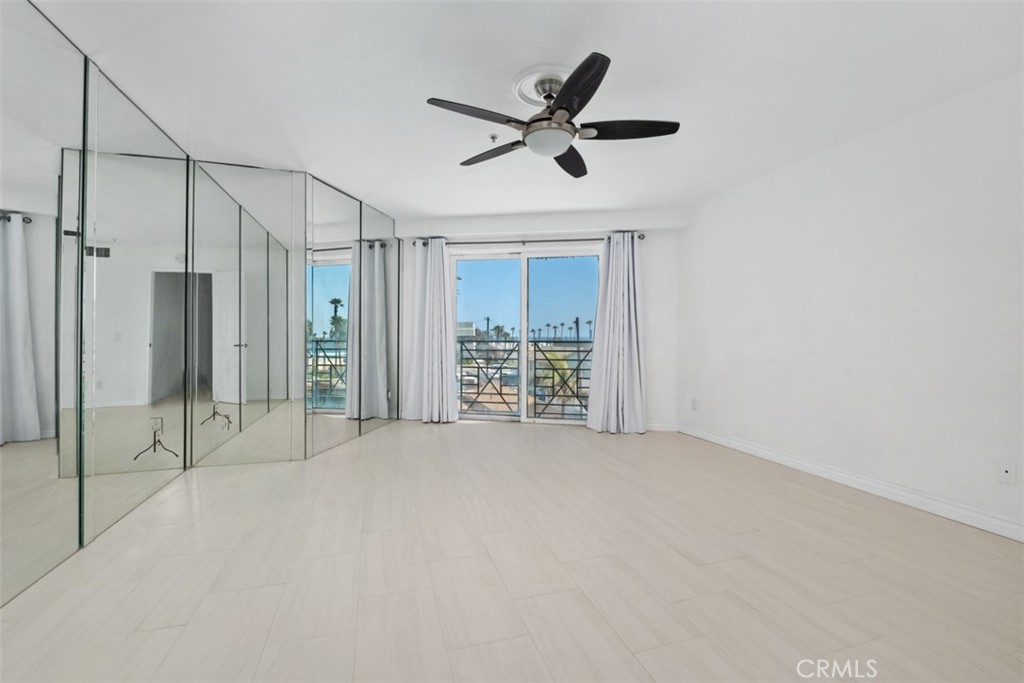 200 Pacific Coast Highway 301