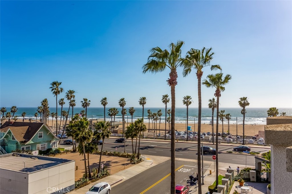 200 Pacific Coast Highway 301