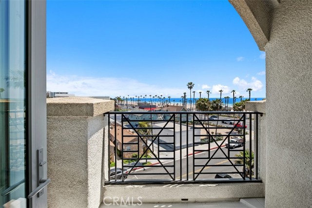 200 Pacific Coast HWY Unit: 301