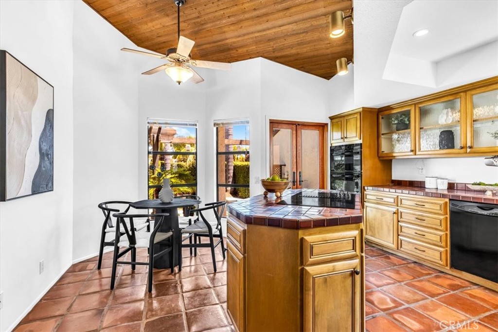 24155 Vista D Onde