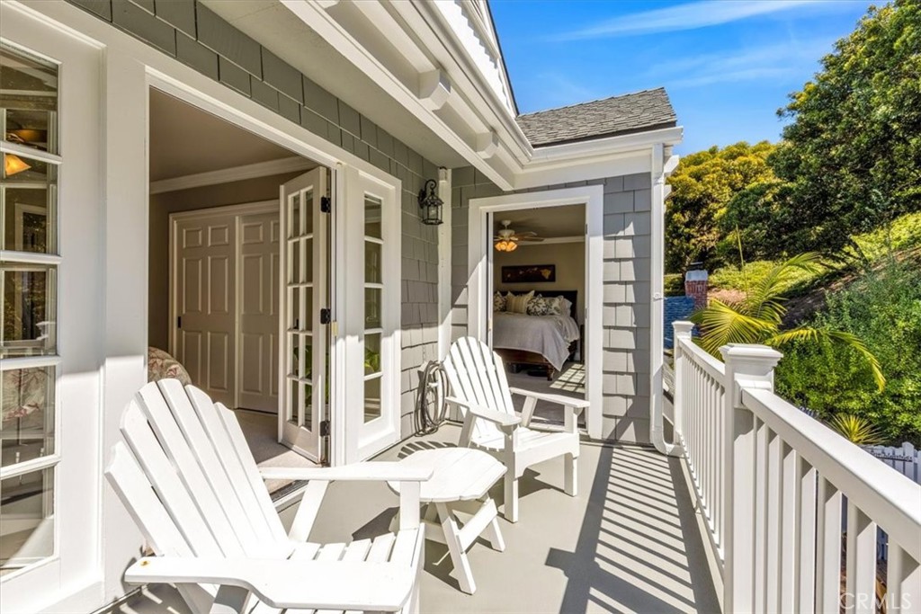 33976 Cape Cove