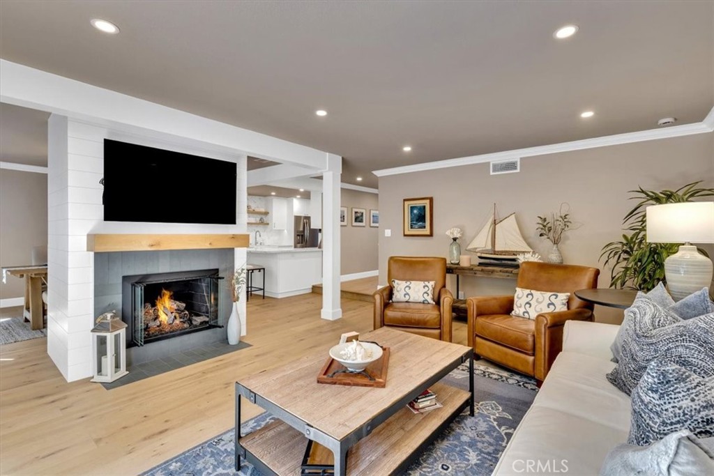 33976 Cape Cove