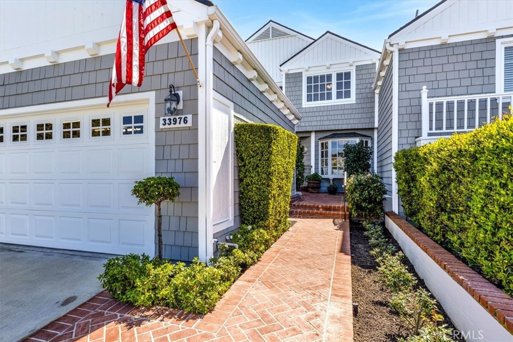 33976 Cape Cove