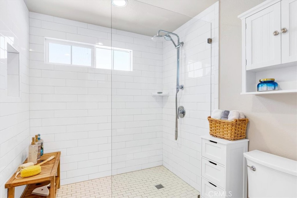 33976 Cape Cove