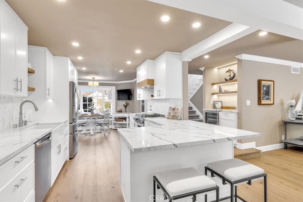 33976 Cape Cove