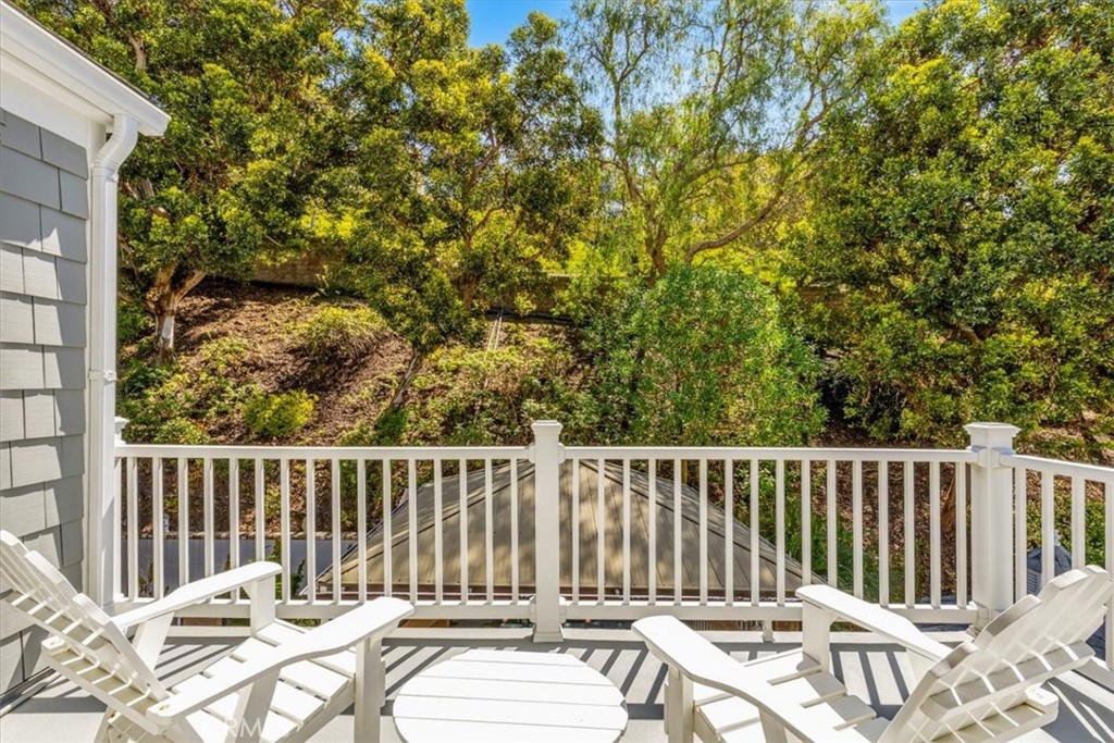 33976 Cape Cove