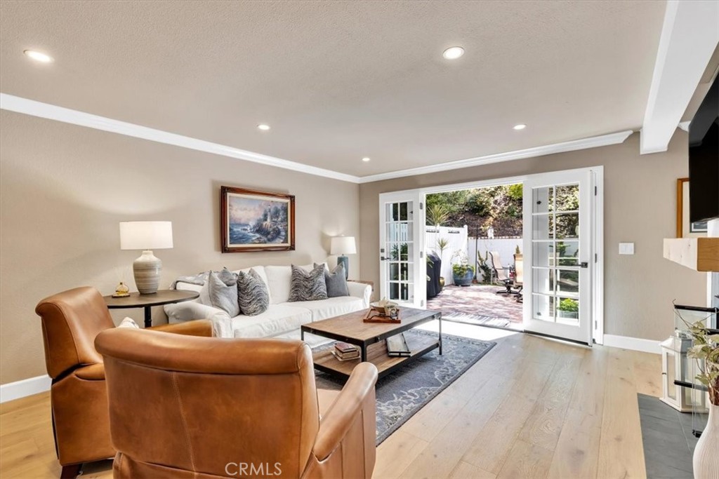 33976 Cape Cove