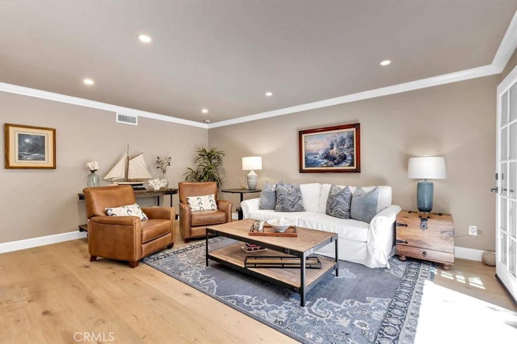33976 Cape Cove