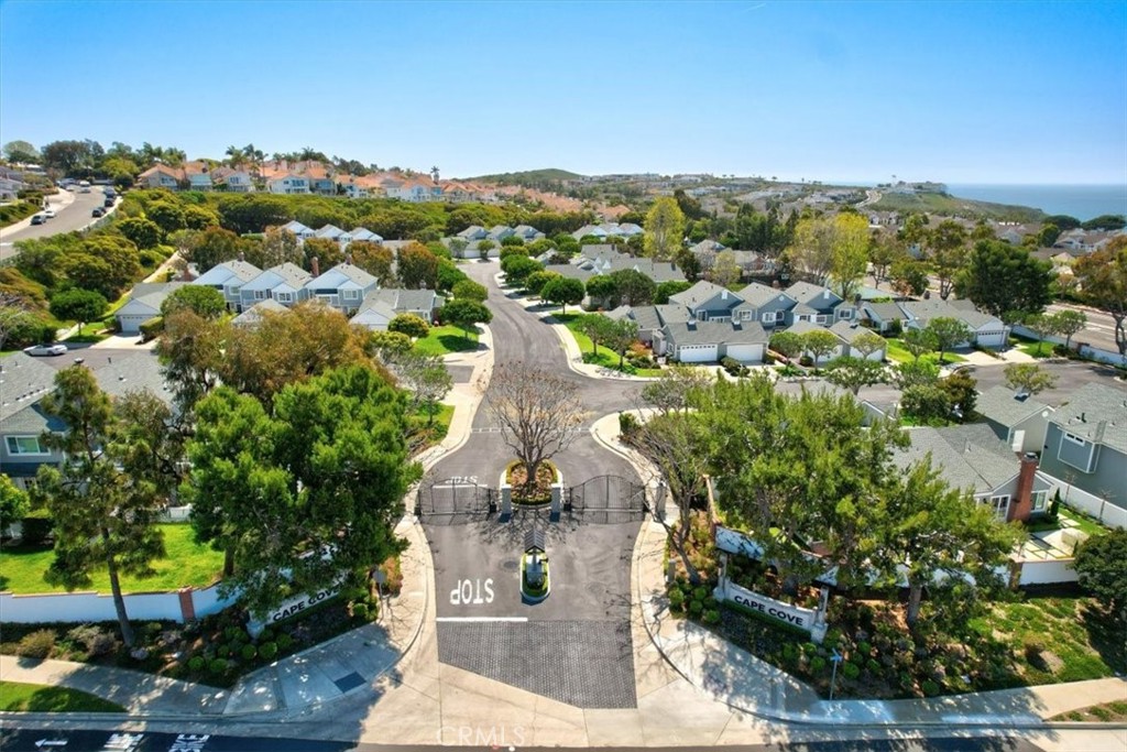 33976 Cape Cove