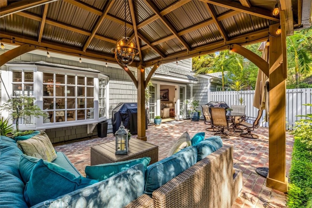33976 Cape Cove