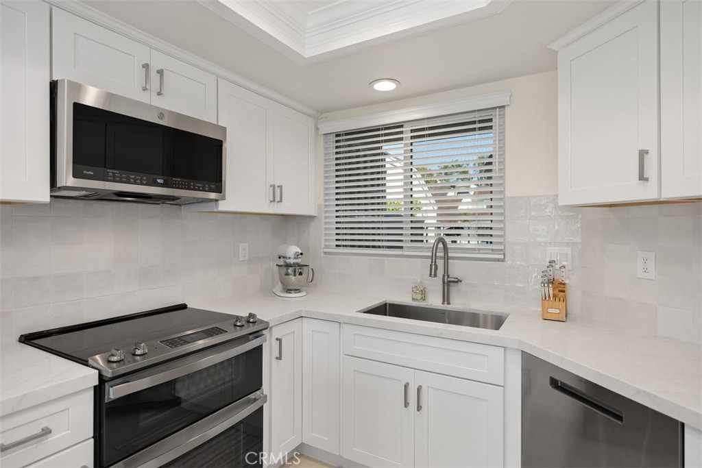 5 Sage Hill Lane