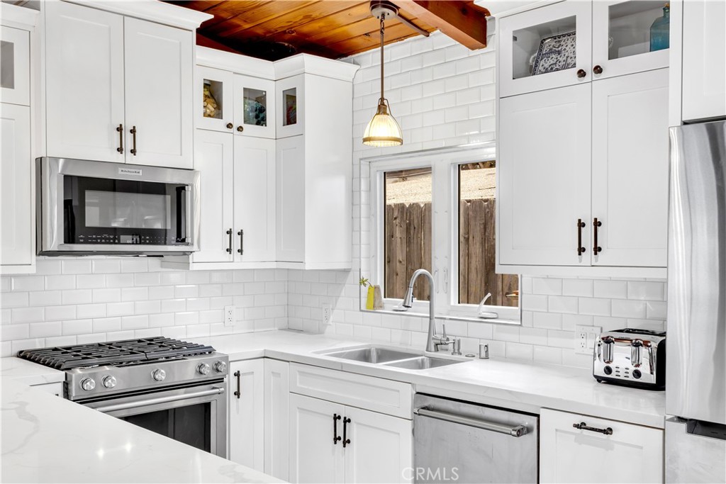 24932 La Cresta Drive