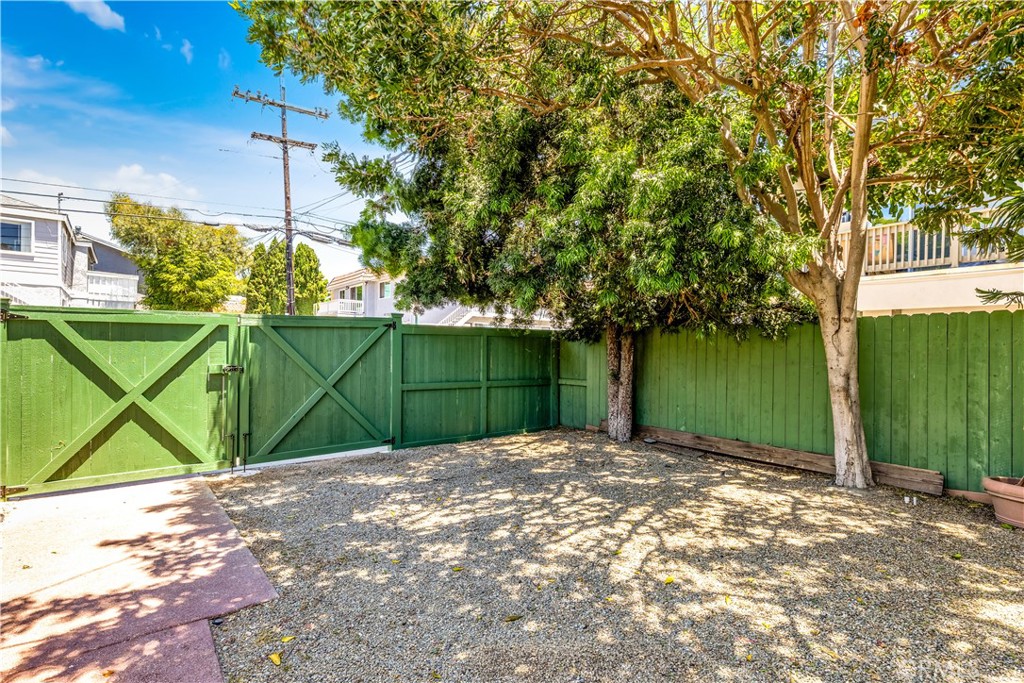 24932 La Cresta Drive