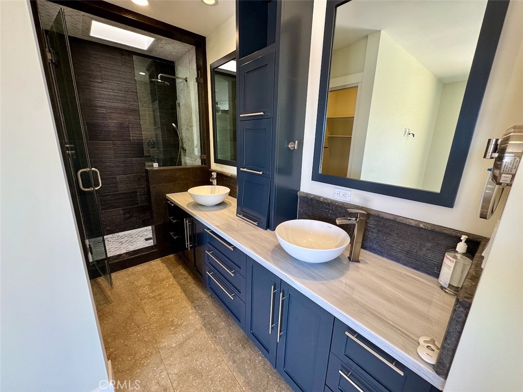 2745 Temple Hills Drive