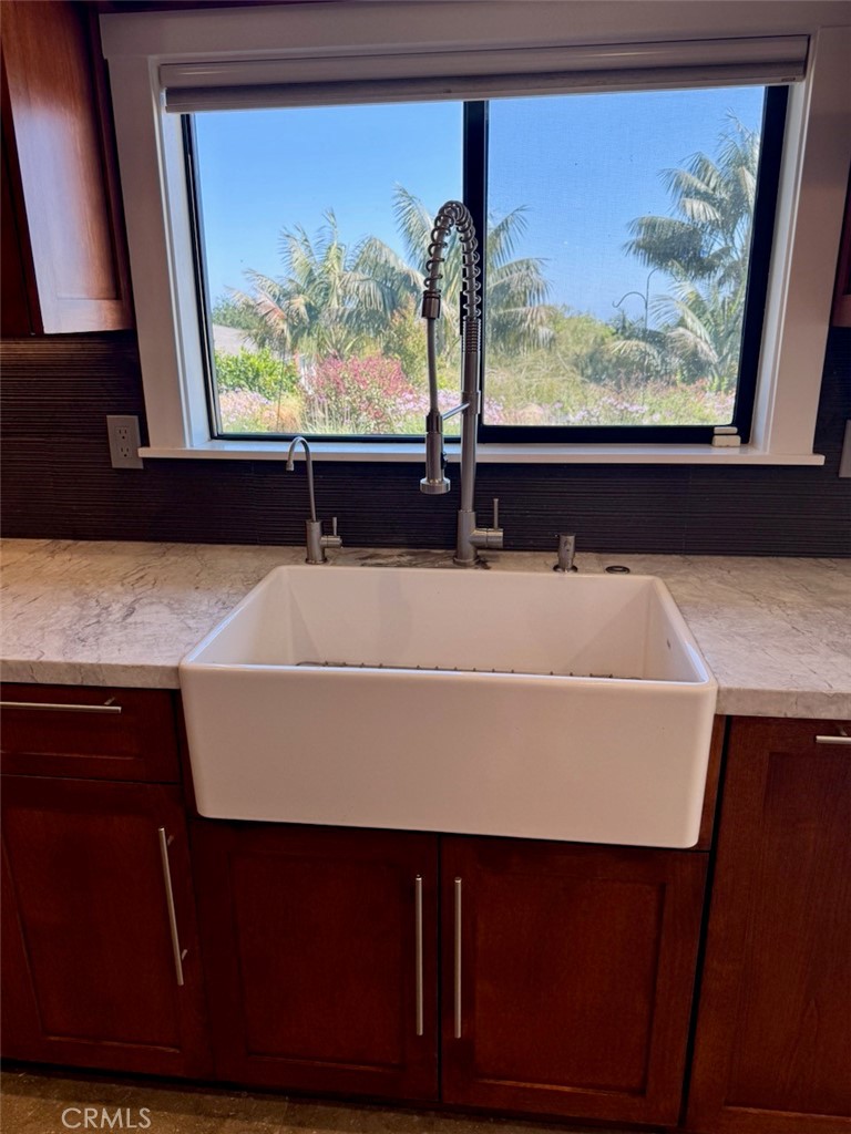 2745 Temple Hills Drive