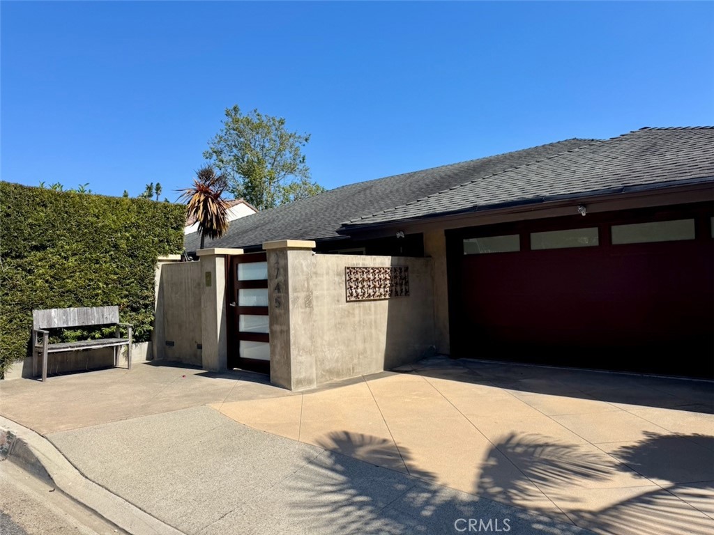 2745 Temple Hills Drive