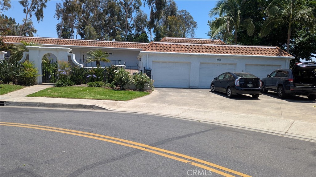 5523 Via La Mesa O