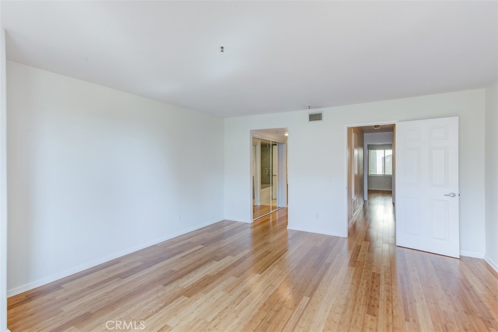 200 Pacific Coast Highway 322