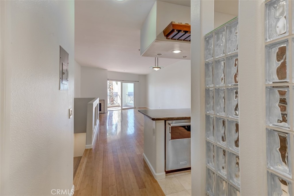 200 Pacific Coast Highway 322