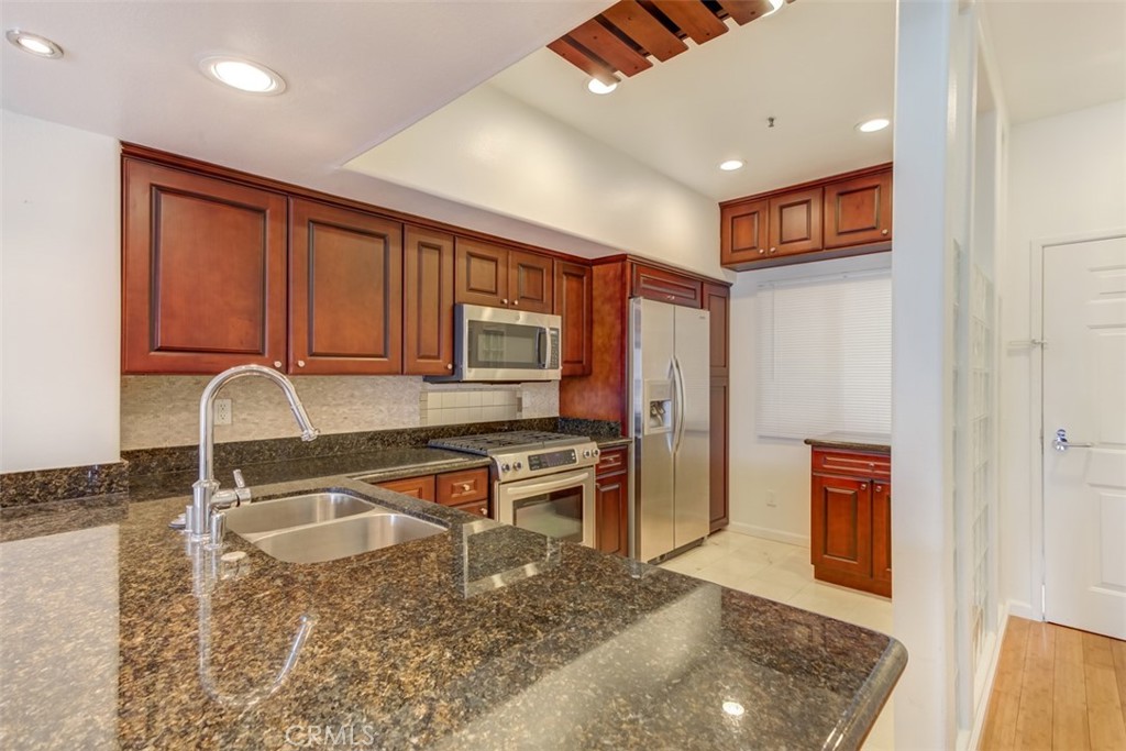 200 Pacific Coast Highway 322