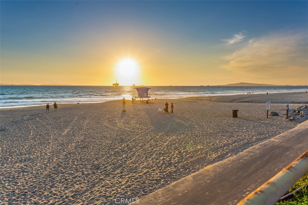 200 Pacific Coast Highway 322