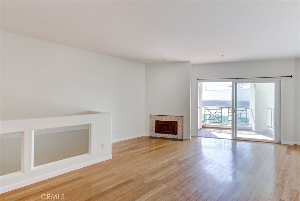 200 Pacific Coast Highway 322