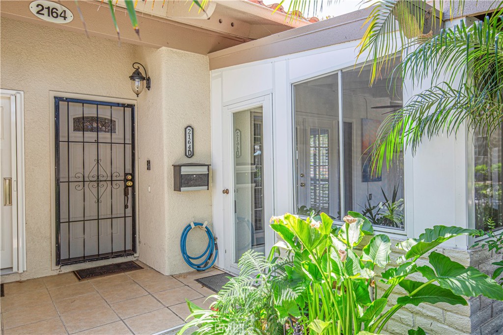 2164 Via Mariposa E D