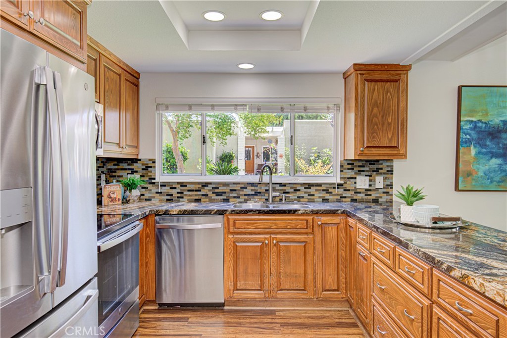 2164 Via Mariposa E D