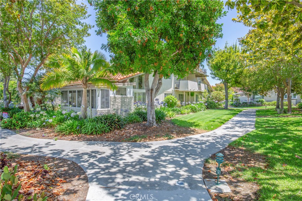 2164 Via Mariposa E D