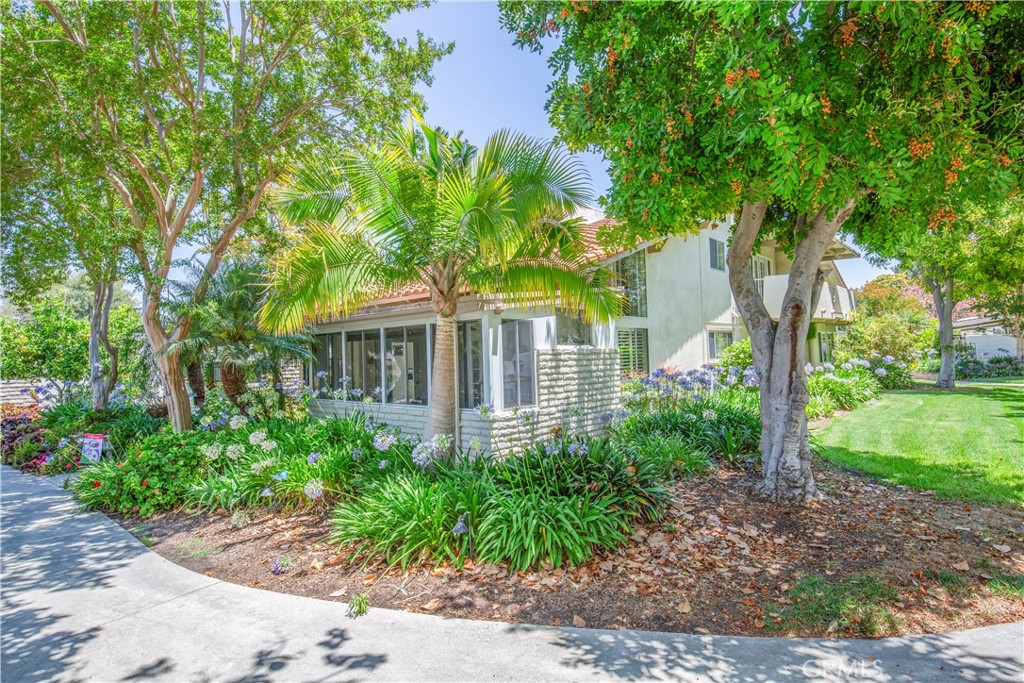 2164 Via Mariposa E D