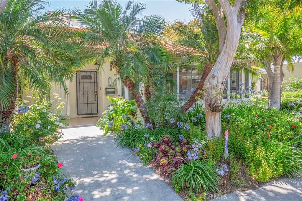 2164 Via Mariposa E D