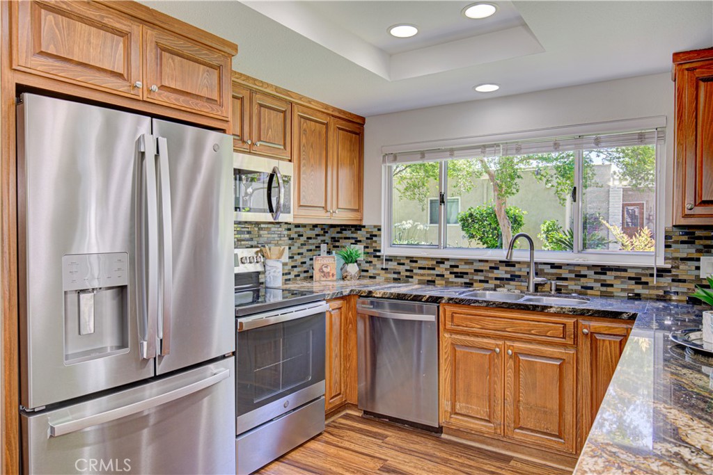 2164 Via Mariposa E D