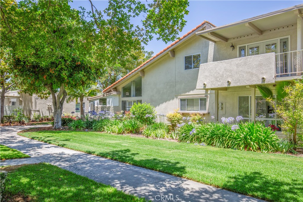 2164 Via Mariposa E D