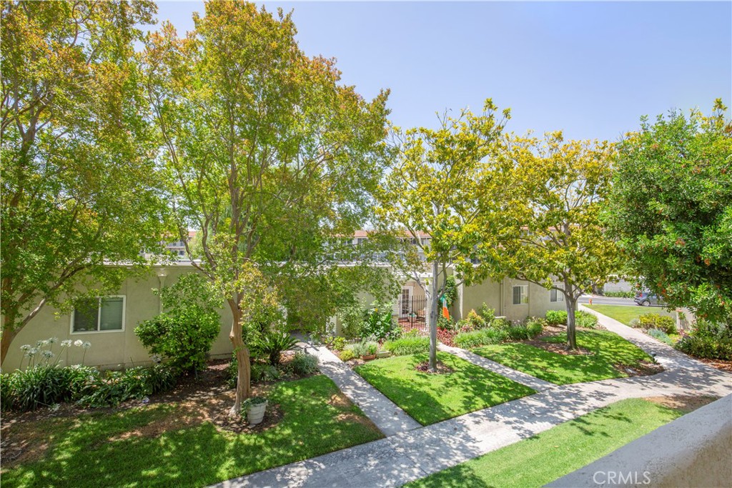 2164 Via Mariposa E D