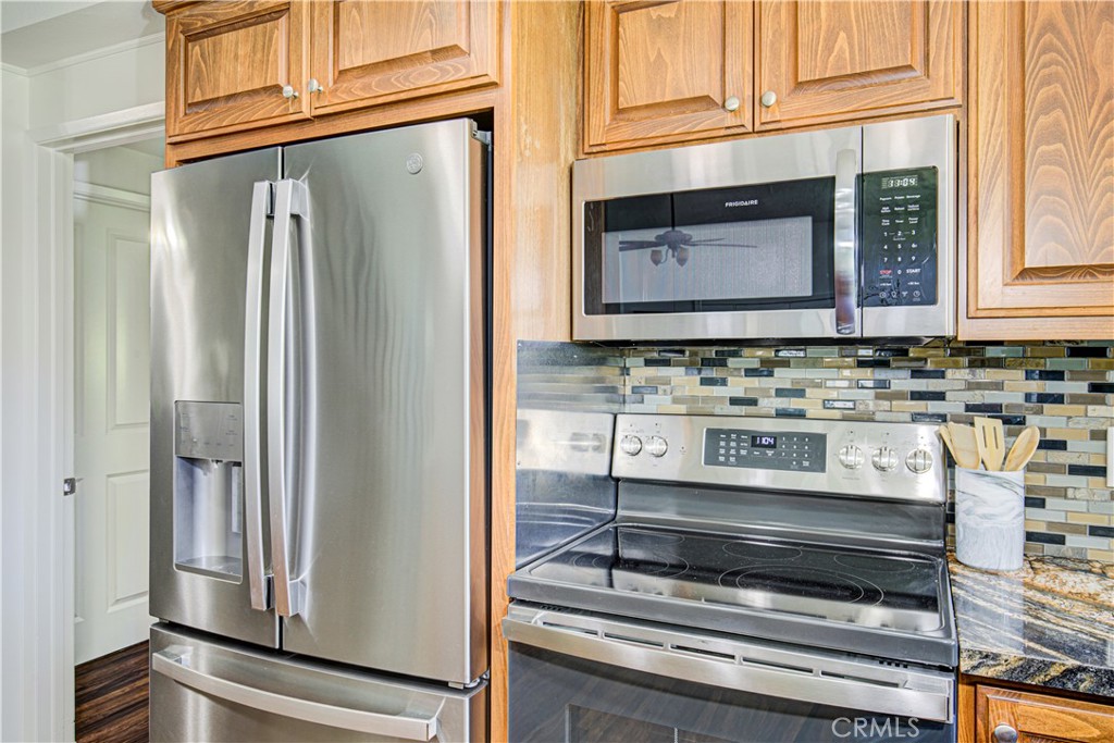 2164 Via Mariposa E D