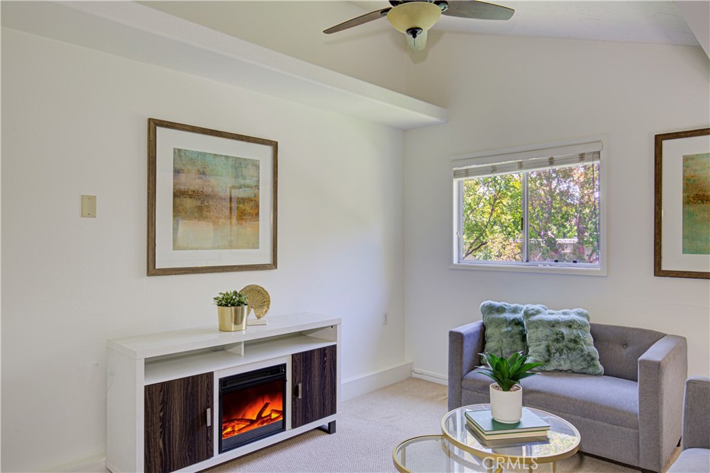 2164 Via Mariposa E D