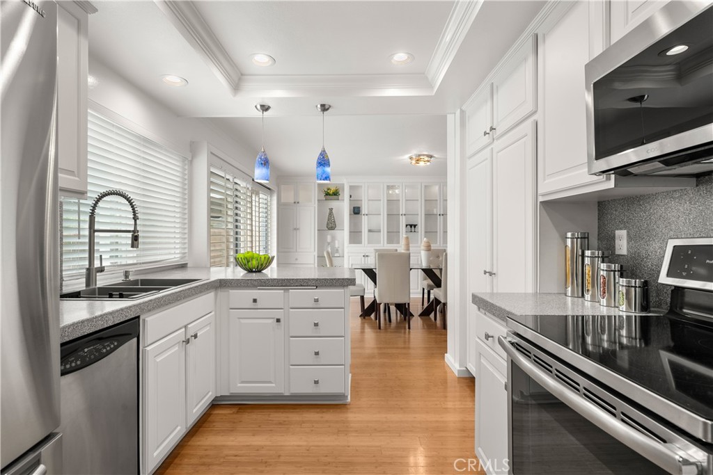 1872 Parkview Circle