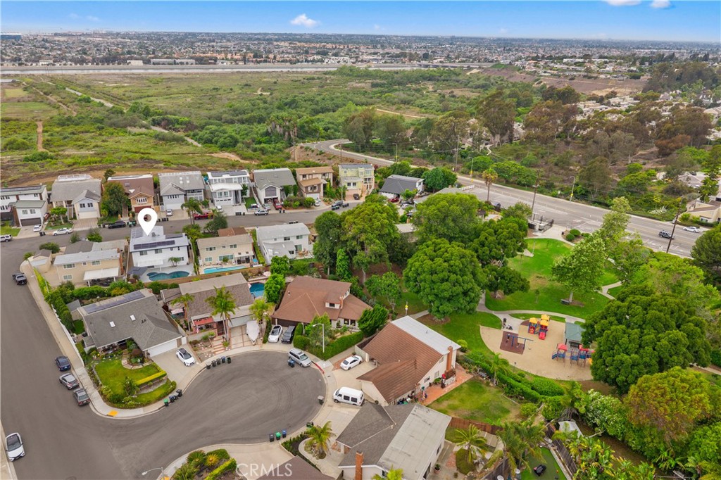 1872 Parkview Circle
