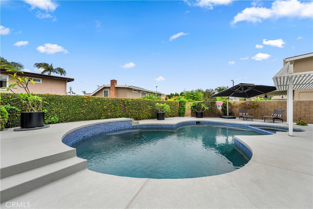 1872 Parkview Circle