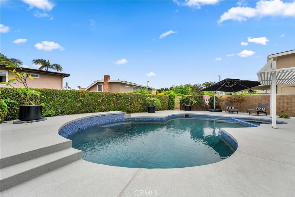 1872 Parkview Circle