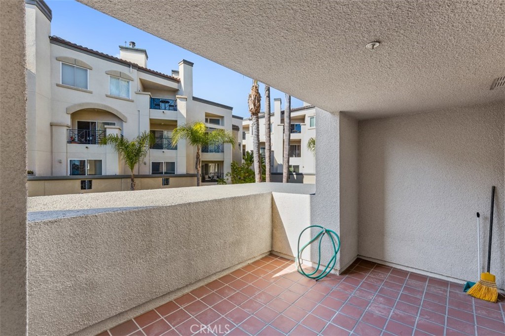 200 Pacific Coast Highway 302