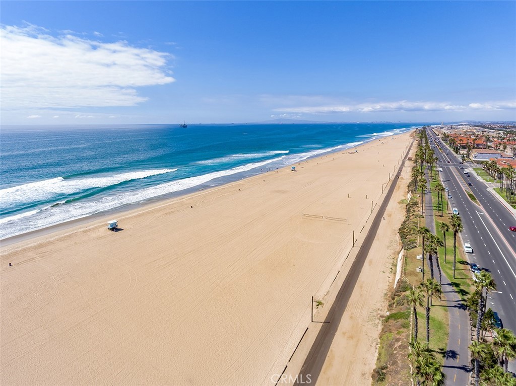 200 Pacific Coast Highway 302