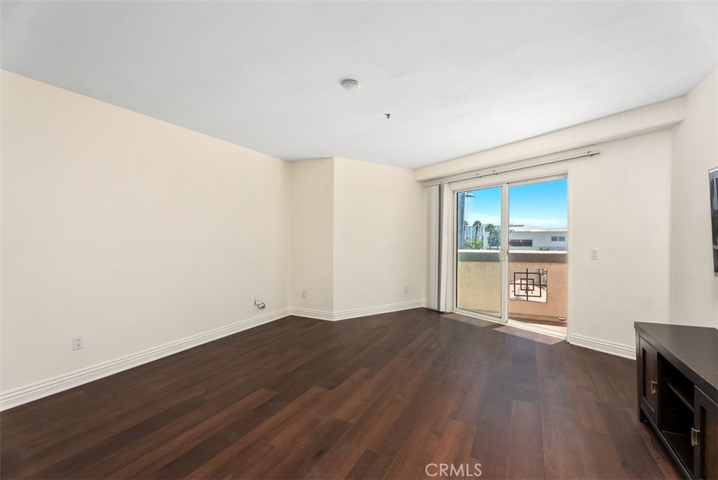 200 Pacific Coast Highway 302