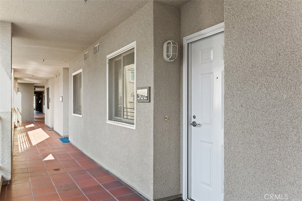 200 Pacific Coast Highway 302