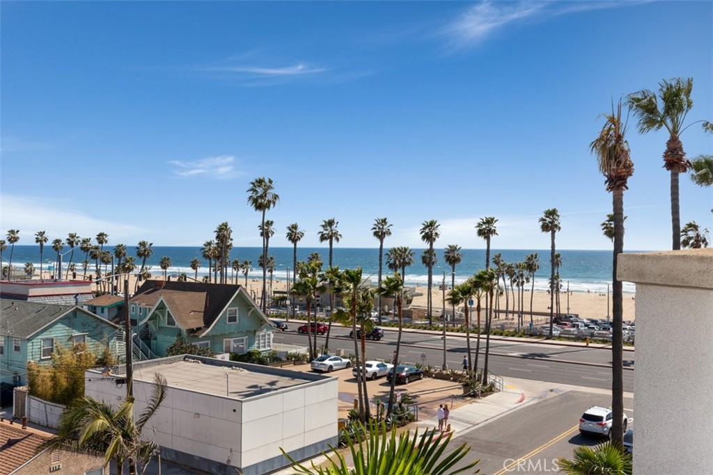 200 Pacific Coast Highway 302