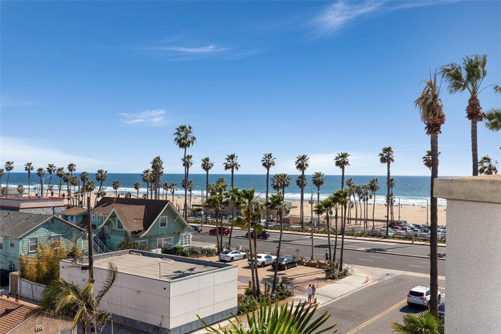 200 Pacific Coast Highway 302