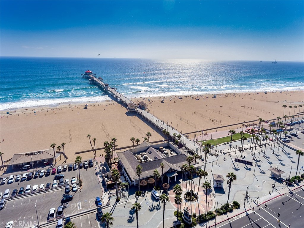 200 Pacific Coast Highway 302